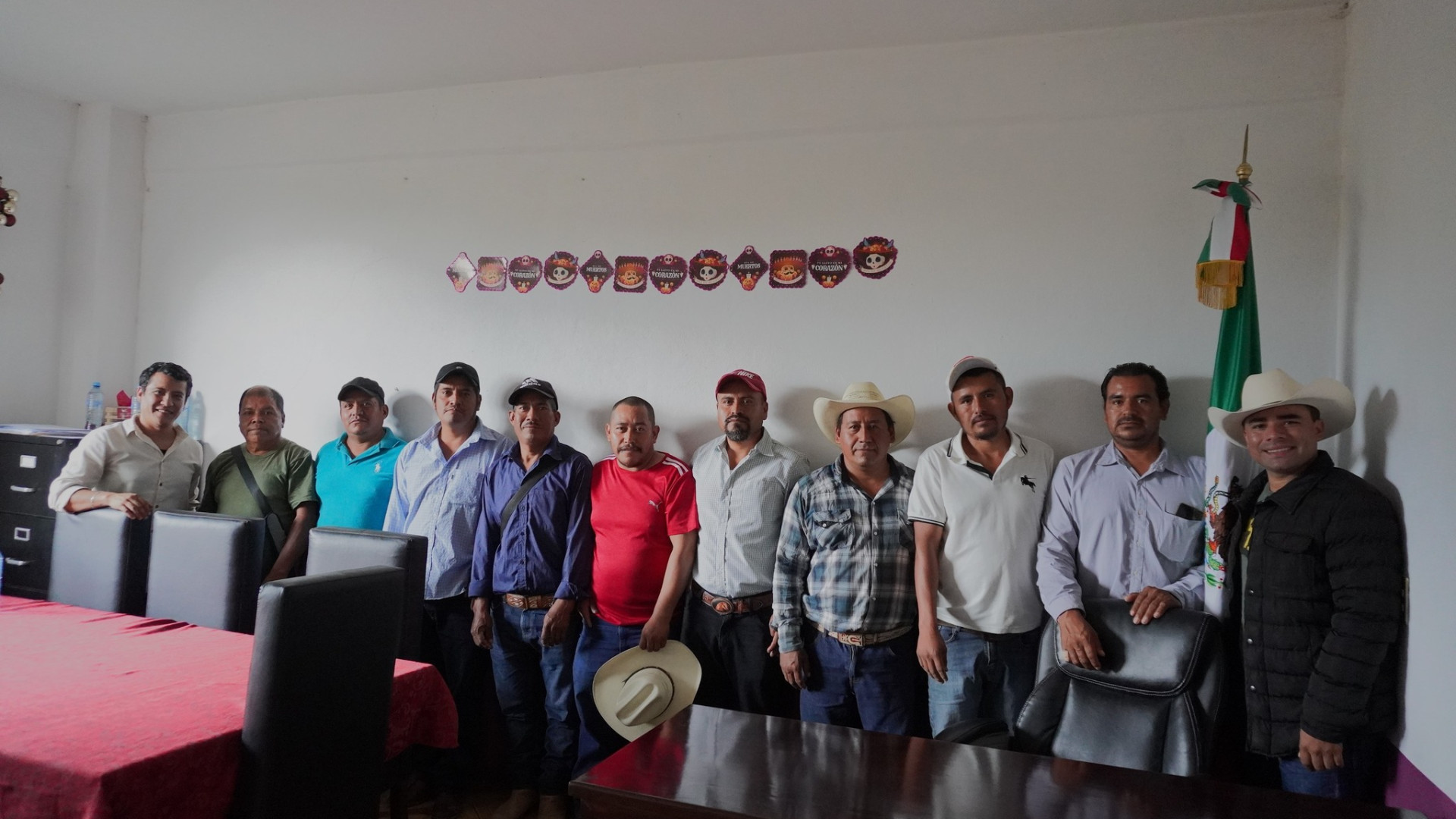 Reunión con los inspectores y el Presidente Auxiliar de las comunidades que conforman al municipio